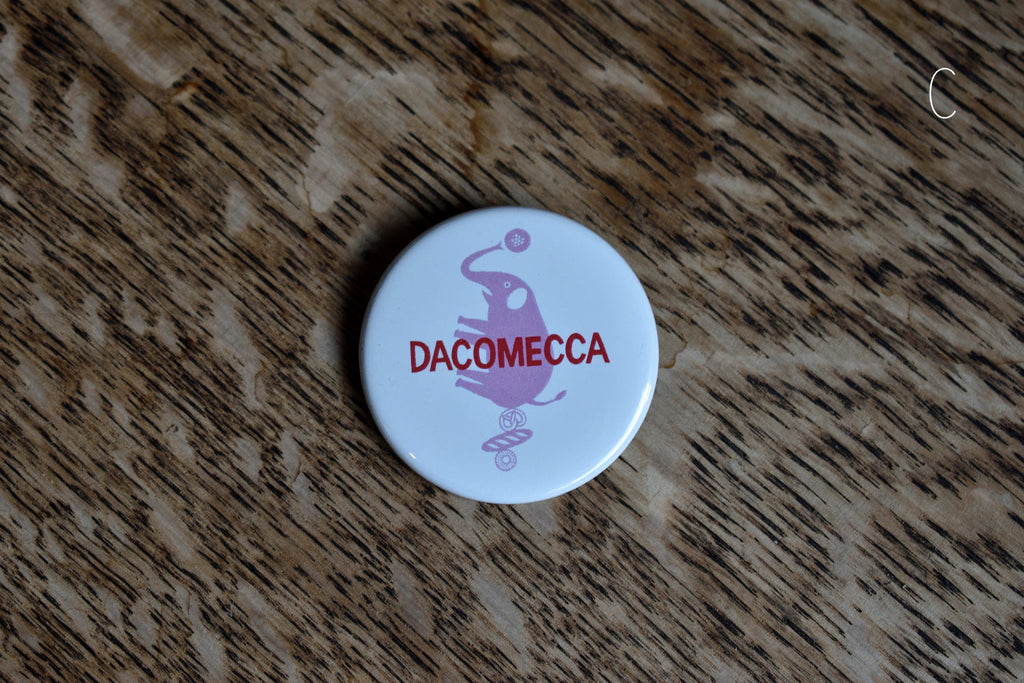 DACOMECCA オリジナル缶バッチ