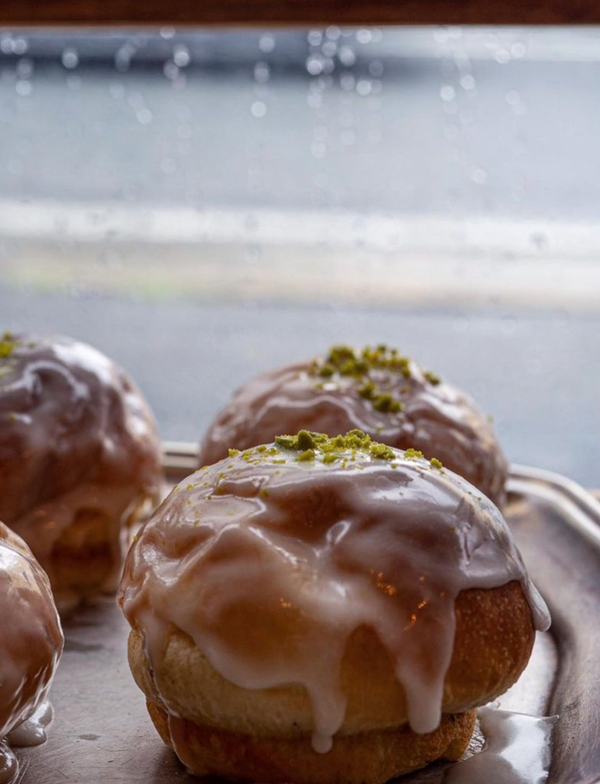 雨の日のレモンクリームパン